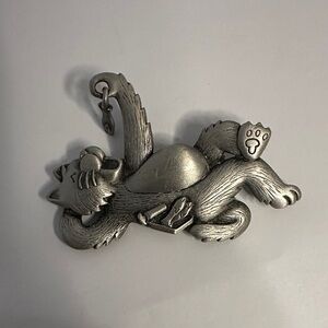 Vintage Signed JJ Pewter Cat Pin Dangling Fish Kitty Eating 2.5"